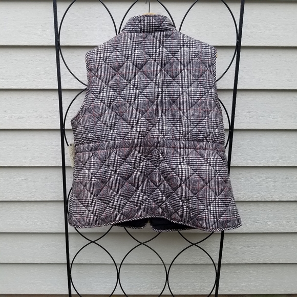 St. John Bay- puffer vest, 1X Red,black and white - Picture 2 of 4